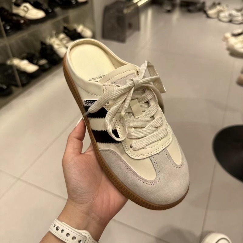 Casual Sneaker Low - النساء البغال أحذية رياضية جولة تو
