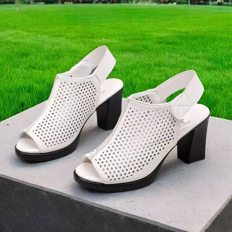 Velcro Strap Sandal - صنادل نسائية بكعب عالٍ ومقدمة مفتوحة
