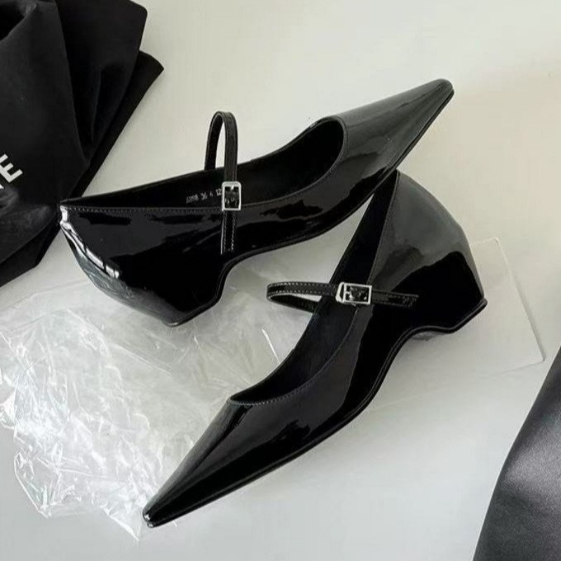 أحذية نسائية أنيقة جديدة لعام  - مراجعة Dress Shoe Pointed وسعره