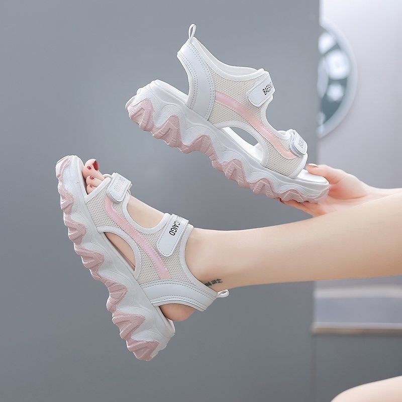 صنادل نسائية رياضية صيفية 2026 - مراجعة Velcro Strap Sandal وسعره