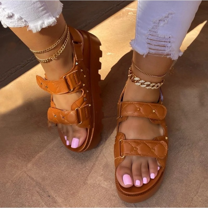 صنادل بنعل سميك للنساء ، بطبقت - مراجعة Velcro Strap Sandal وسعره
