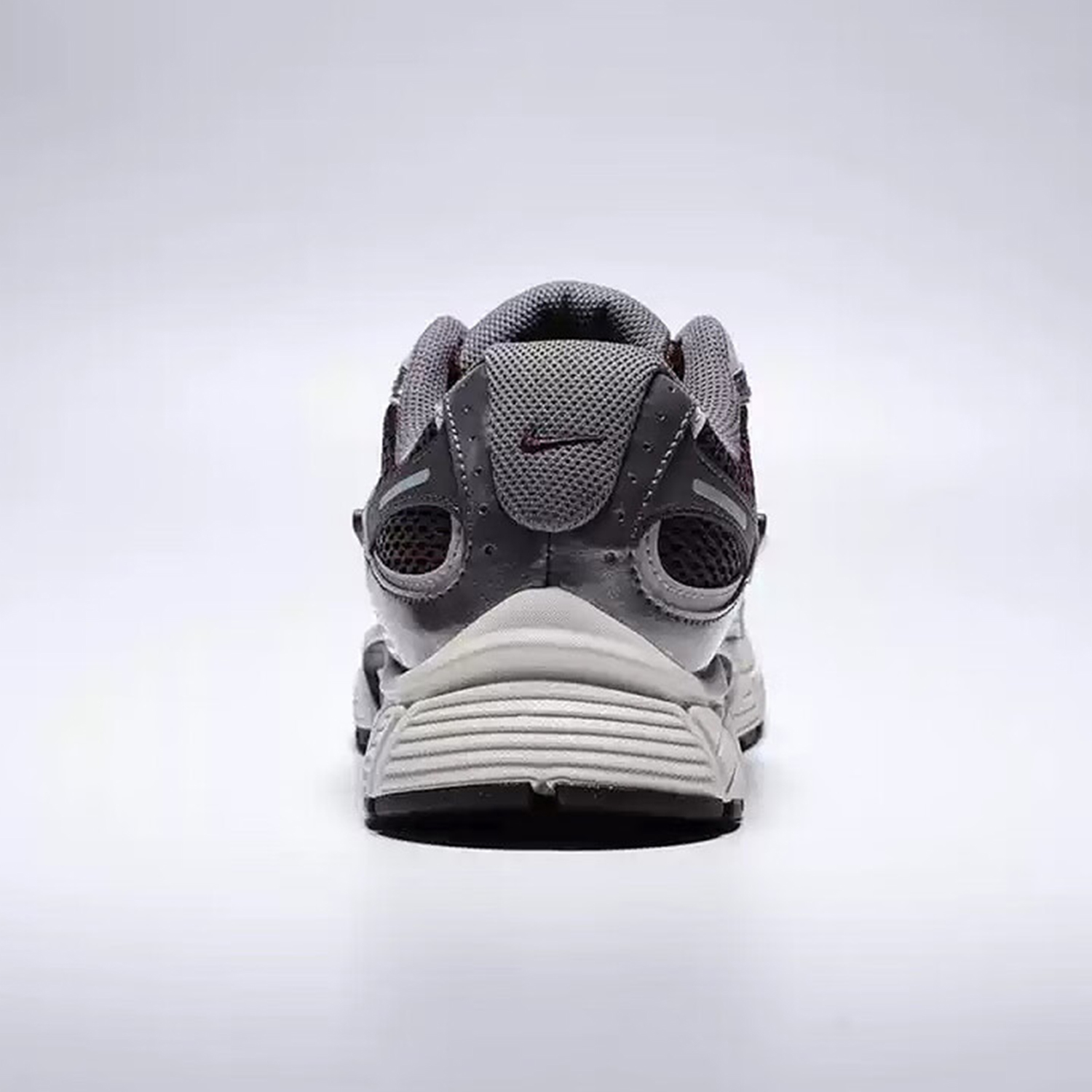 حذاء تدريب Nike Genuine V5 RNR - مراجعة Men'S Shoes V5 Rnr وسعره