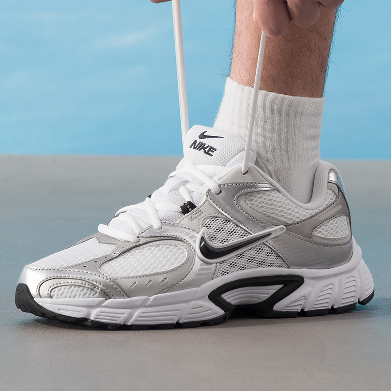 حذاء رياضي رجالي من نايكي (Nik - مراجعة Men'S Shoes V5 Rnr وسعره