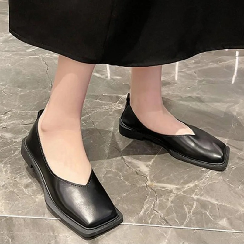أحذية نسائية رومانية بكعب منخف - مراجعة Casual Sneaker Low وسعره